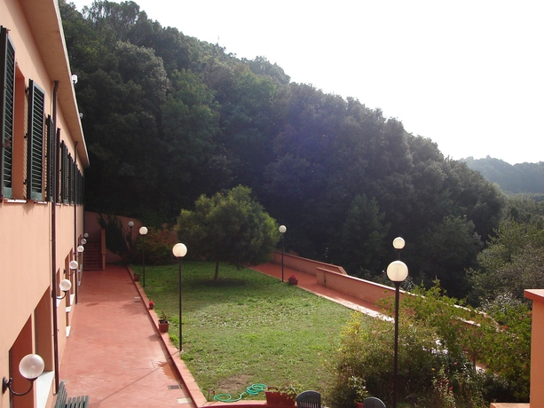 Imagen de los exteriores del Hotel La Vedetta. Foto 9