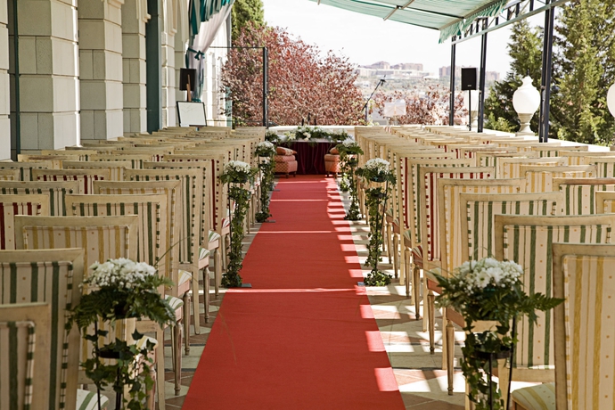 Imagen de los exteriores del Hotel La Vega, Arroyo de la Encomienda. Foto 8