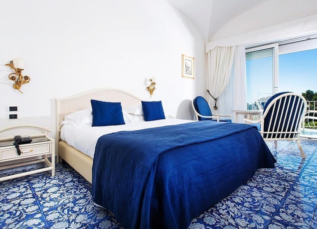 Imagen de la habitación del Hotel La Vega, Capri. Foto 6