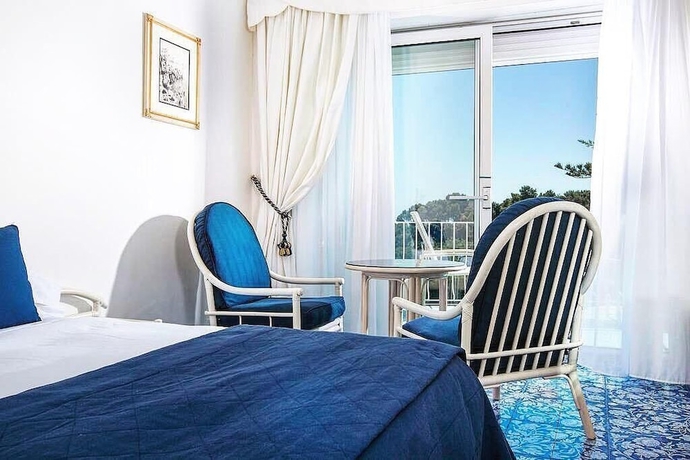 Imagen de la habitación del Hotel La Vega, Capri. Foto 7