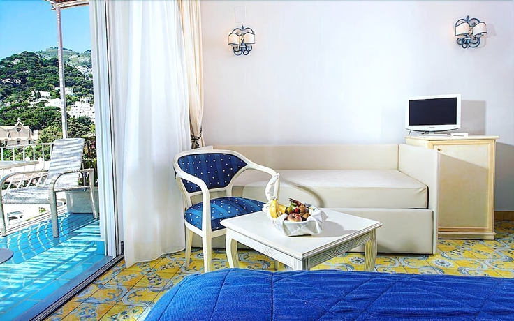 Imagen de la habitación del Hotel La Vega, Capri. Foto 14