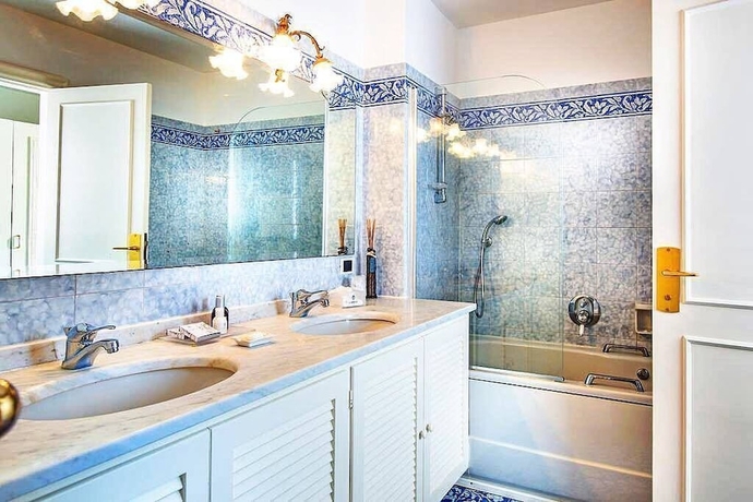 Imagen de la habitación del Hotel La Vega, Capri. Foto 18