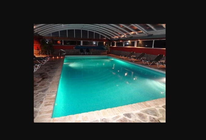 Imagen de la piscina del Hotel La Vega, La Virgen de la Vega. Foto 18