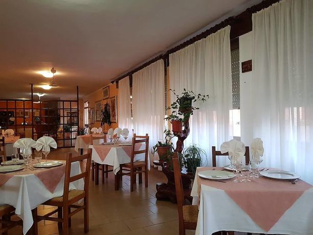 Imagen del bar/restaurante del Hotel La Vela, San Pietro a Mare. Foto 2