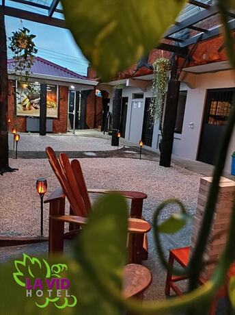 Imagen general del Hotel La Vid. Foto 3