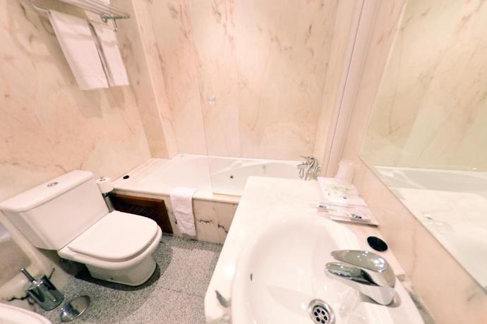 Imagen de la habitación del Hotel La Vijanera. Foto 3