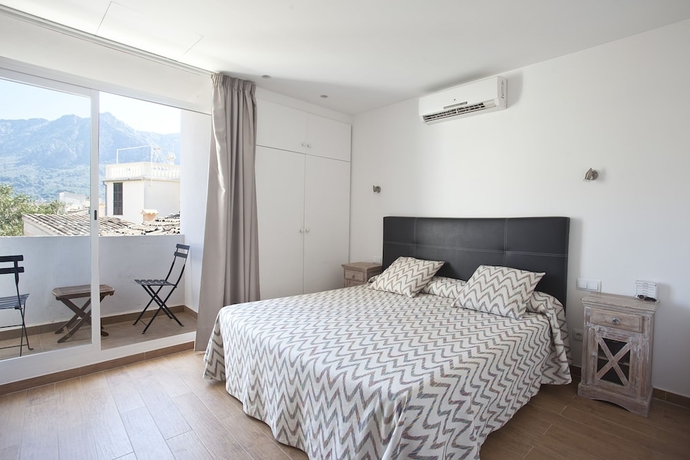 Imagen de la habitación del Hotel La Vila. Foto 2