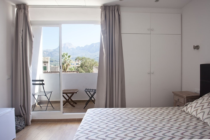 Imagen de la habitación del Hotel La Vila. Foto 3