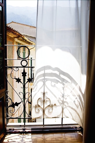 Imagen de la habitación del Hotel La Vila. Foto 7