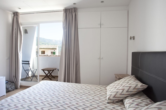 Imagen de la habitación del Hotel La Vila. Foto 11