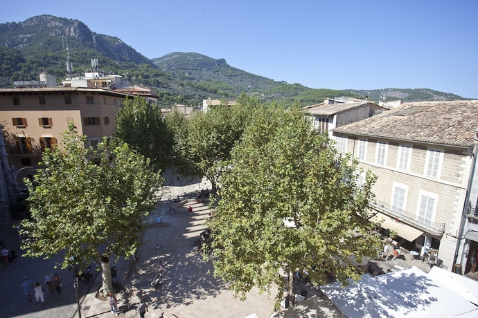 Imagen de la habitación del Hotel La Vila. Foto 16