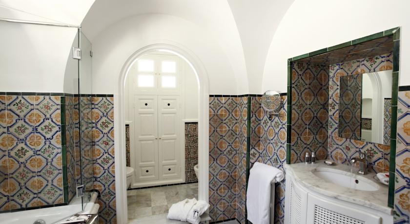 Imagen de los interiores del Hotel La Villa Bleue. Foto 8