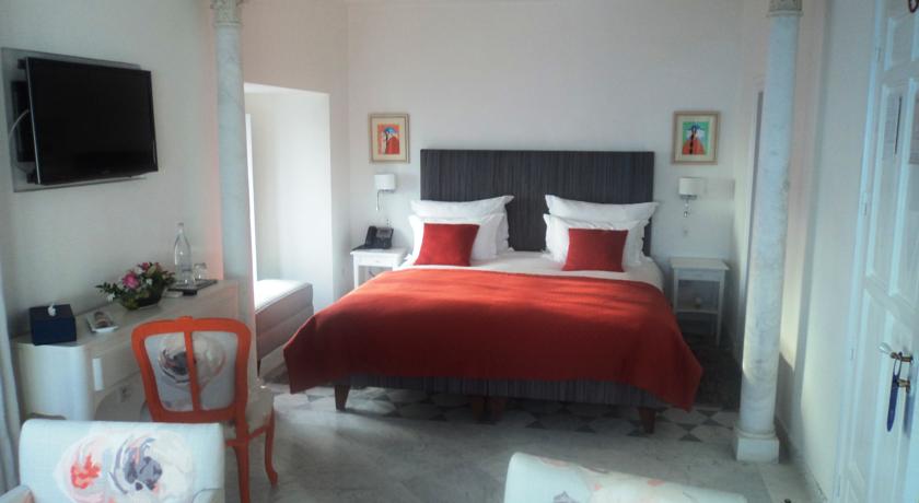 Imagen de la habitación del Hotel La Villa Bleue. Foto 5
