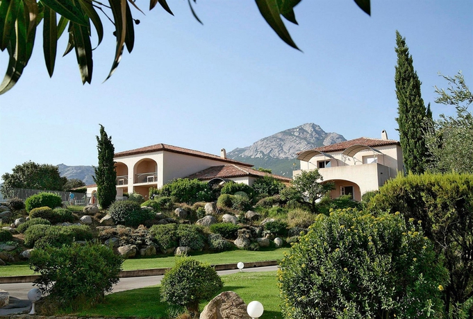 Imagen de los exteriores del Hotel La Villa Calvi. Foto 6