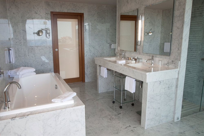 Imagen de la habitación del Hotel La Villa Calvi. Foto 4