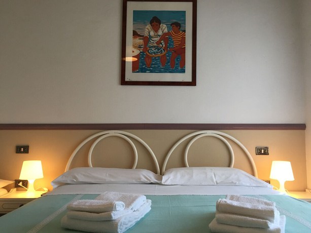 Imagen de la habitación del Hotel La Villa, Cervia. Foto 16
