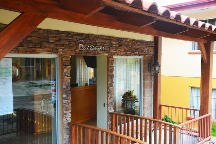 Imagen de los interiores del Hotel La Villa, Ciudad Quesada. Foto 15