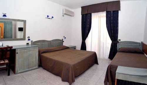 Imagen de la habitación del Hotel La Villa, Corigliano Calabro. Foto 15
