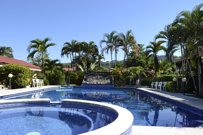 Imagen de la piscina del Hotel La Villa Creole. Foto 15