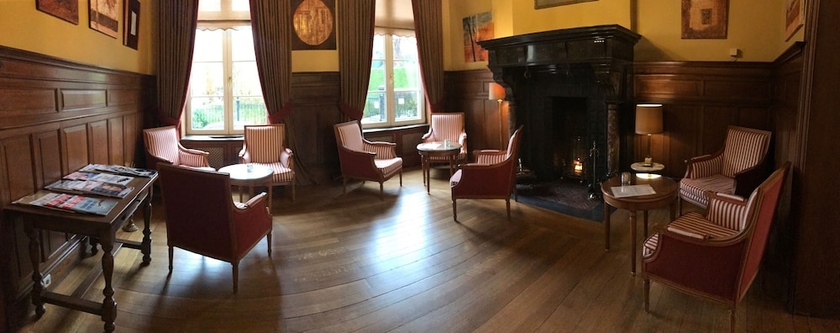 Imagen del bar/restaurante del Hotel La Villa Des Fleurs. Foto 6