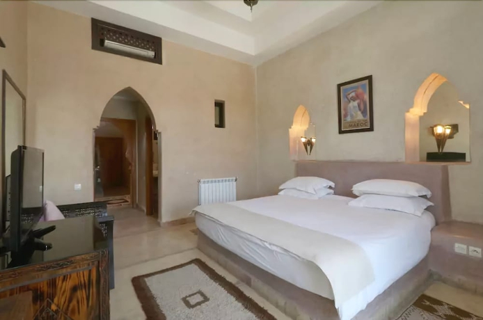 Imagen de la habitación del Hotel La Villa Des Golfs. Foto 6