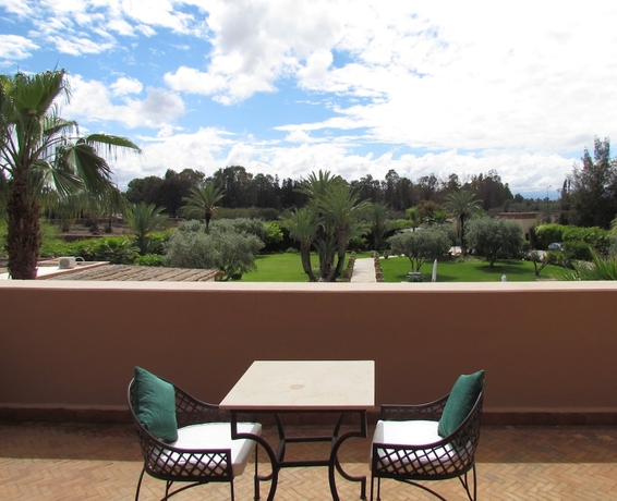 Imagen de la habitación del Hotel La Villa Des Golfs. Foto 15