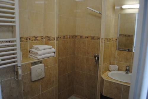 Imagen de la habitación del Hotel La Villa Des Oliviers. Foto 4