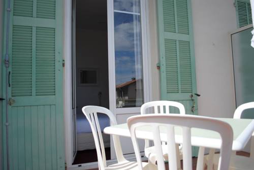 Imagen de la habitación del Hotel La Villa Des Oliviers. Foto 5