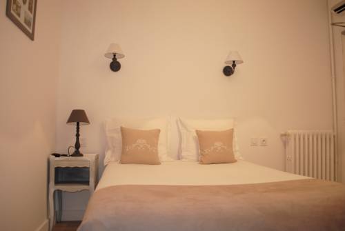 Imagen de la habitación del Hotel La Villa Des Oliviers. Foto 8
