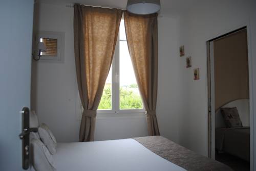 Imagen de la habitación del Hotel La Villa Des Oliviers. Foto 14