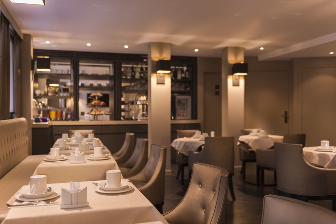 Imagen del bar/restaurante del Hotel La Villa Des Ternes. Foto 5