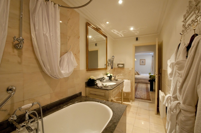 Imagen de la habitación del Hotel La Villa Eugène. Foto 4