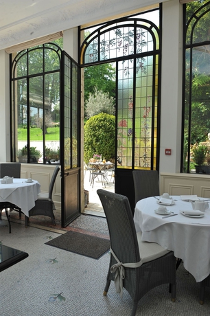 Imagen del bar/restaurante del Hotel La Villa Eugène. Foto 2