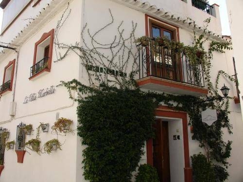 Imagen de la habitación del Hotel La Villa Marbella. Foto 7