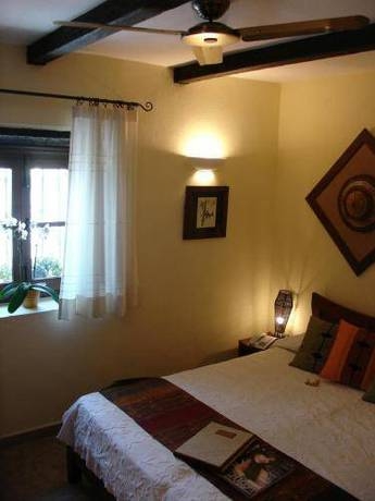 Imagen de la habitación del Hotel La Villa Marbella. Foto 9