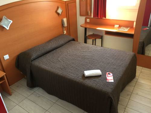 Imagen de la habitación del Hotel La Villa Mart&eacute;gale. Foto 9