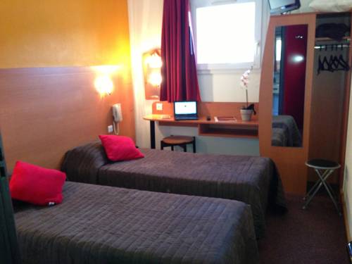 Imagen de la habitación del Hotel La Villa Mart&eacute;gale. Foto 14