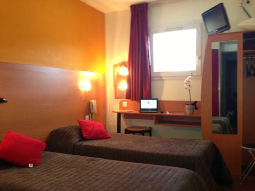 Imagen de la habitación del Hotel La Villa Mart&eacute;gale. Foto 16