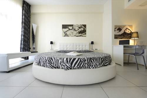 Imagen de la habitación del Hotel La Villa Resort. Foto 10