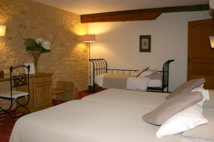 Imagen de la habitación del Hotel La Villa Romaine. Foto 15