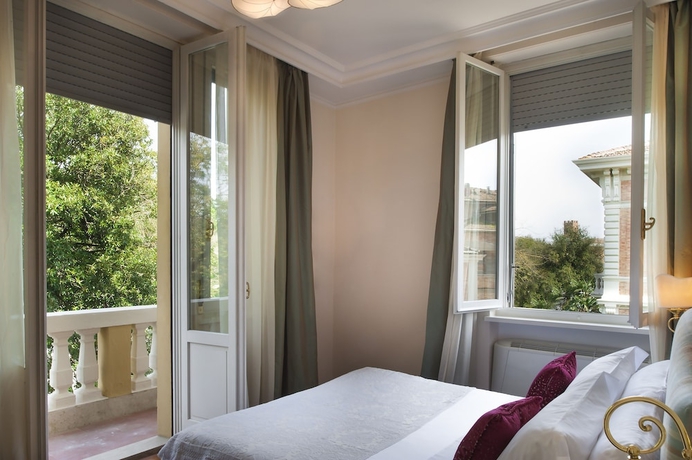 Imagen de la habitación del Hotel La Villa, Siena. Foto 7