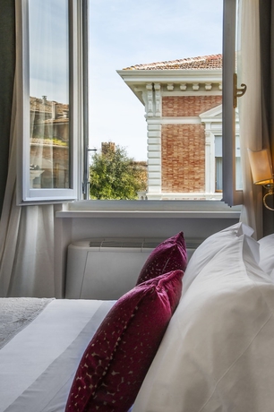 Imagen de la habitación del Hotel La Villa, Siena. Foto 10