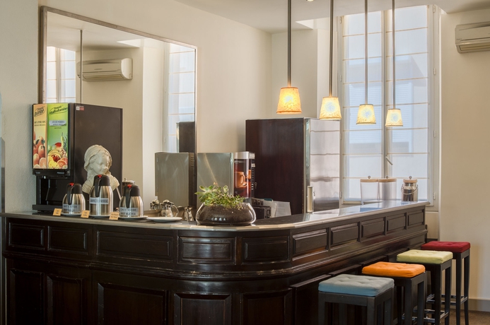 Imagen del bar/restaurante del Hotel La Villa Tosca. Foto 2