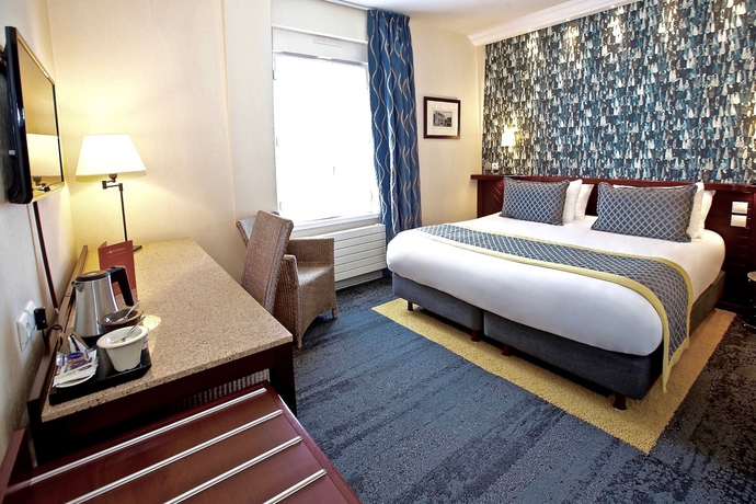 Imagen de la habitación del Hotel La Villefromoy. Foto 4