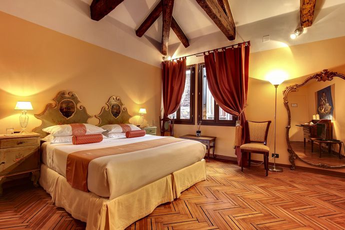 Imagen de la habitación del Hotel La Villeggiatura. Foto 5