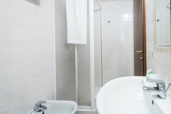 Imagen de la habitación del Hotel La Villetta, Aeropuerto de Roma-Fiumicino. Foto 17