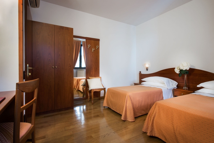 Imagen de la habitación del Hotel La Villetta, Calenzano. Foto 7
