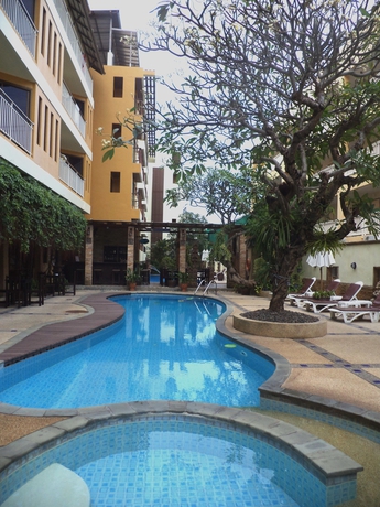 Imagen de la piscina del Hotel La Vintage Resort. Foto 10