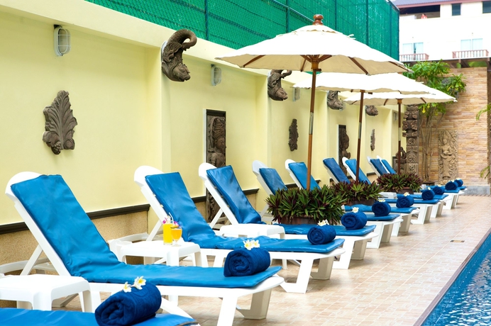 Imagen de la piscina del Hotel La Vintage Resort. Foto 13