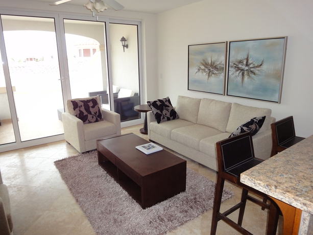 Imagen de la habitación del Hotel La Vista Azul. Foto 3